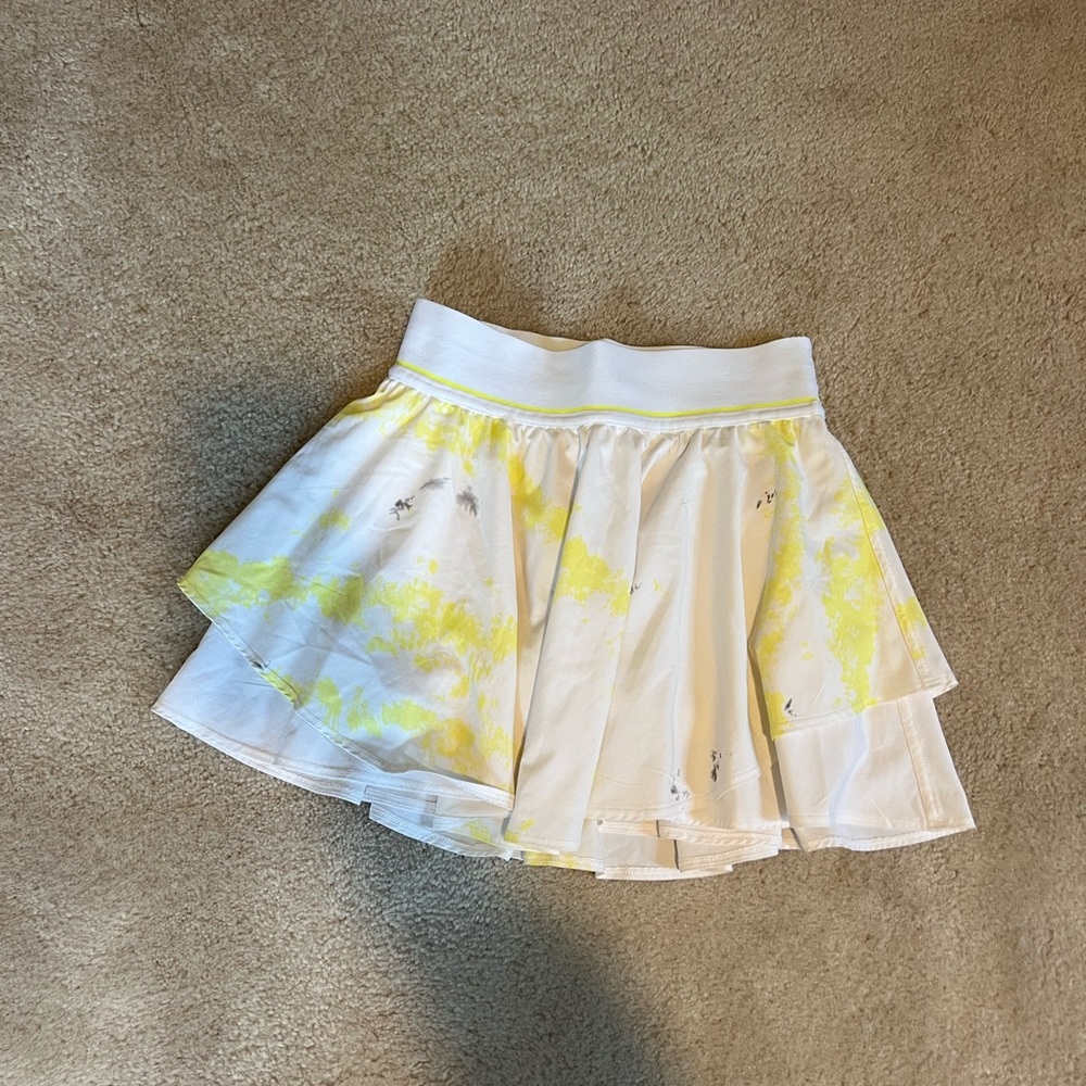 Lululemon Yellow and White Women's Skirt